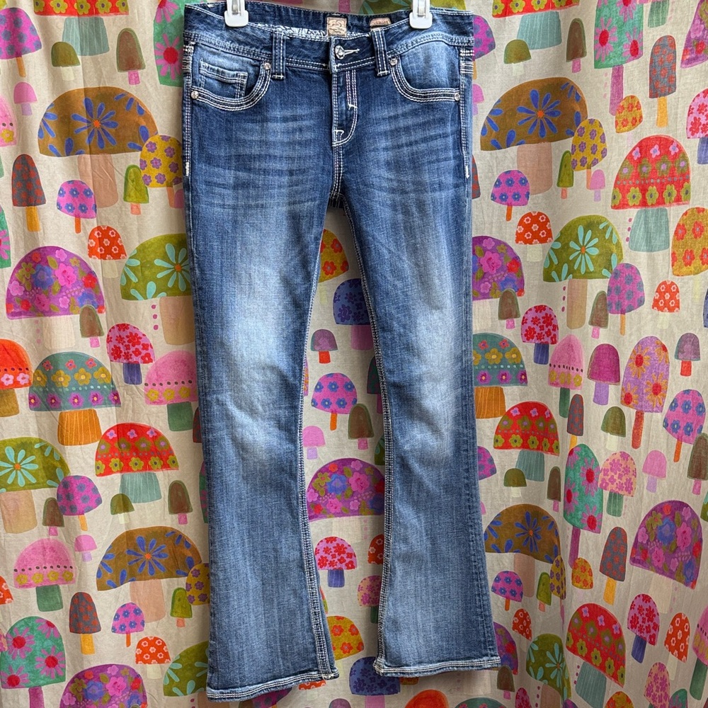 Studio 5 Embellished Skinny Boot Flared Jeans. 32 x 33